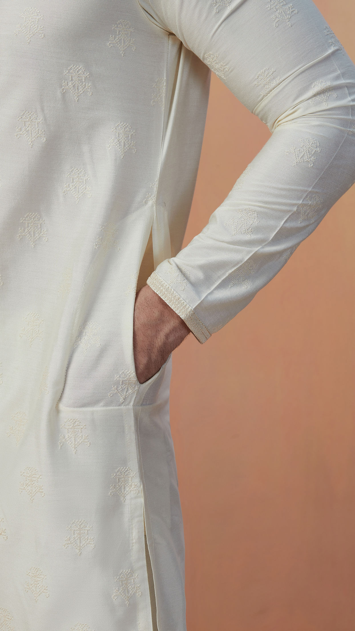 alt message - Manyavar Men White Self Design Kurta Pajama image number 2